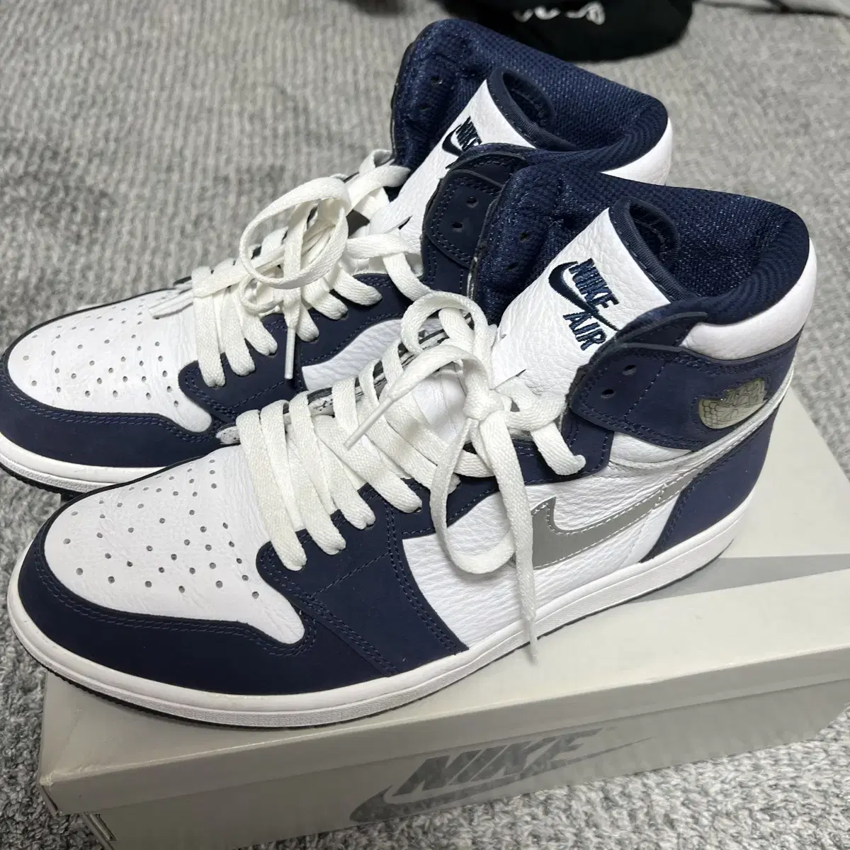 조던 1 high OG CO.JP Midnight Navy 코즙 285